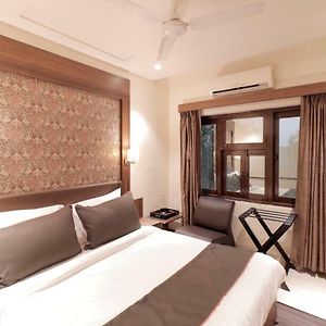 Collection O 39594 Hotel Heritage Paldi Rd